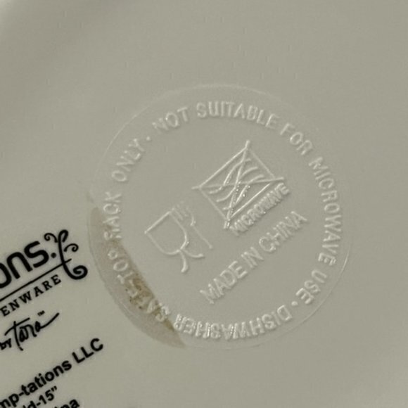 🎉PRICE REDUCED🎉 Temptations 7 Pc Melamine 15" Petal Serving‎ Tray Cranberry - Picture 12 of 12